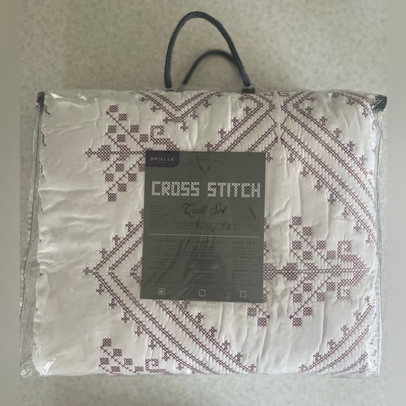 Brielle Home Cross Stitch Quilt Set, Twin Red - Picture 5 of 5